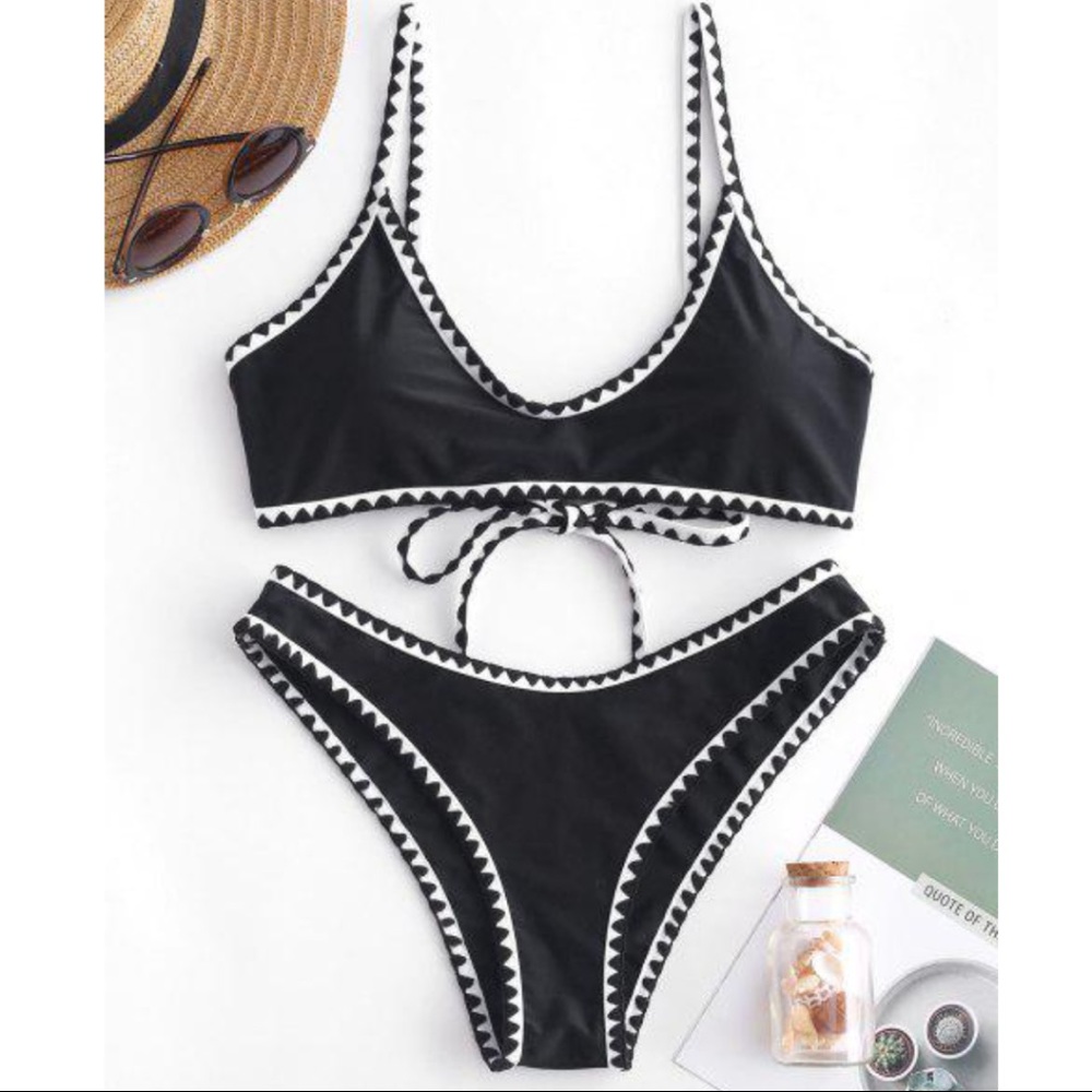 BLACK AND WHITE ZAFUL BIKINI